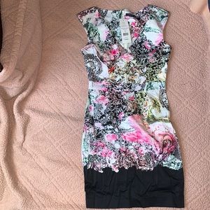 Beautiful Mineral Pool Border Print By French Connection. Size 2